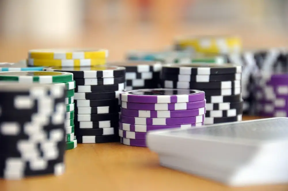 Podlahy Poker